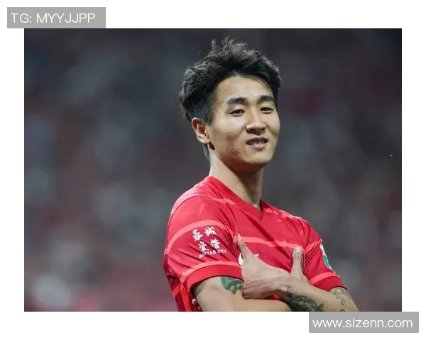 韦世豪在中超赛场展现头球绝技引发球迷热议与赞叹 韦世豪在中超赛场展现头球绝技引发球迷热议与赞叹